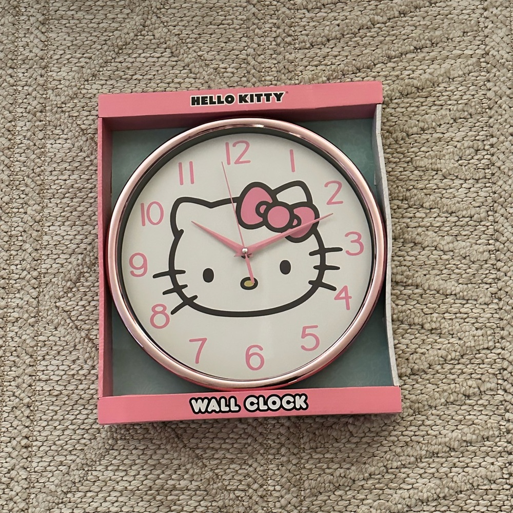 Hello Kitty Clock